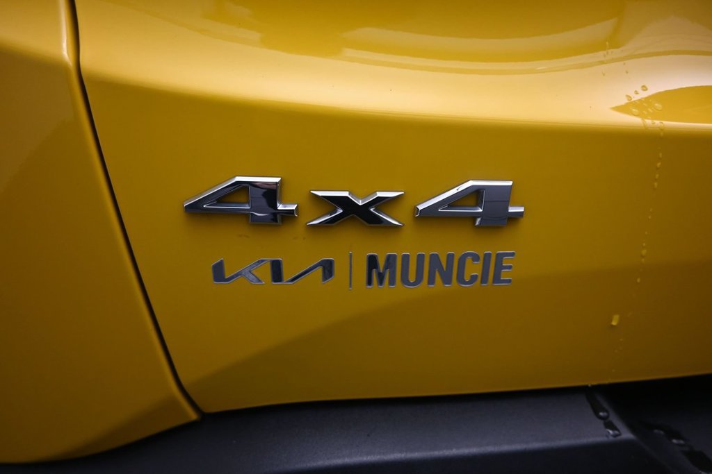Used 2023 Jeep Renegade Latitude w/ Premium Group AWD/4WD image 10