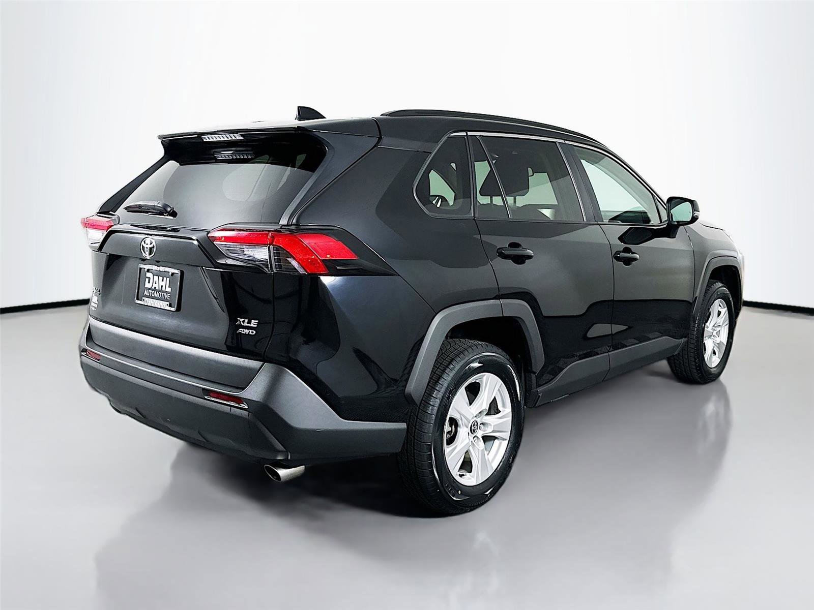 Used 2021 Toyota RAV4 XLE AWD/4WD image 13