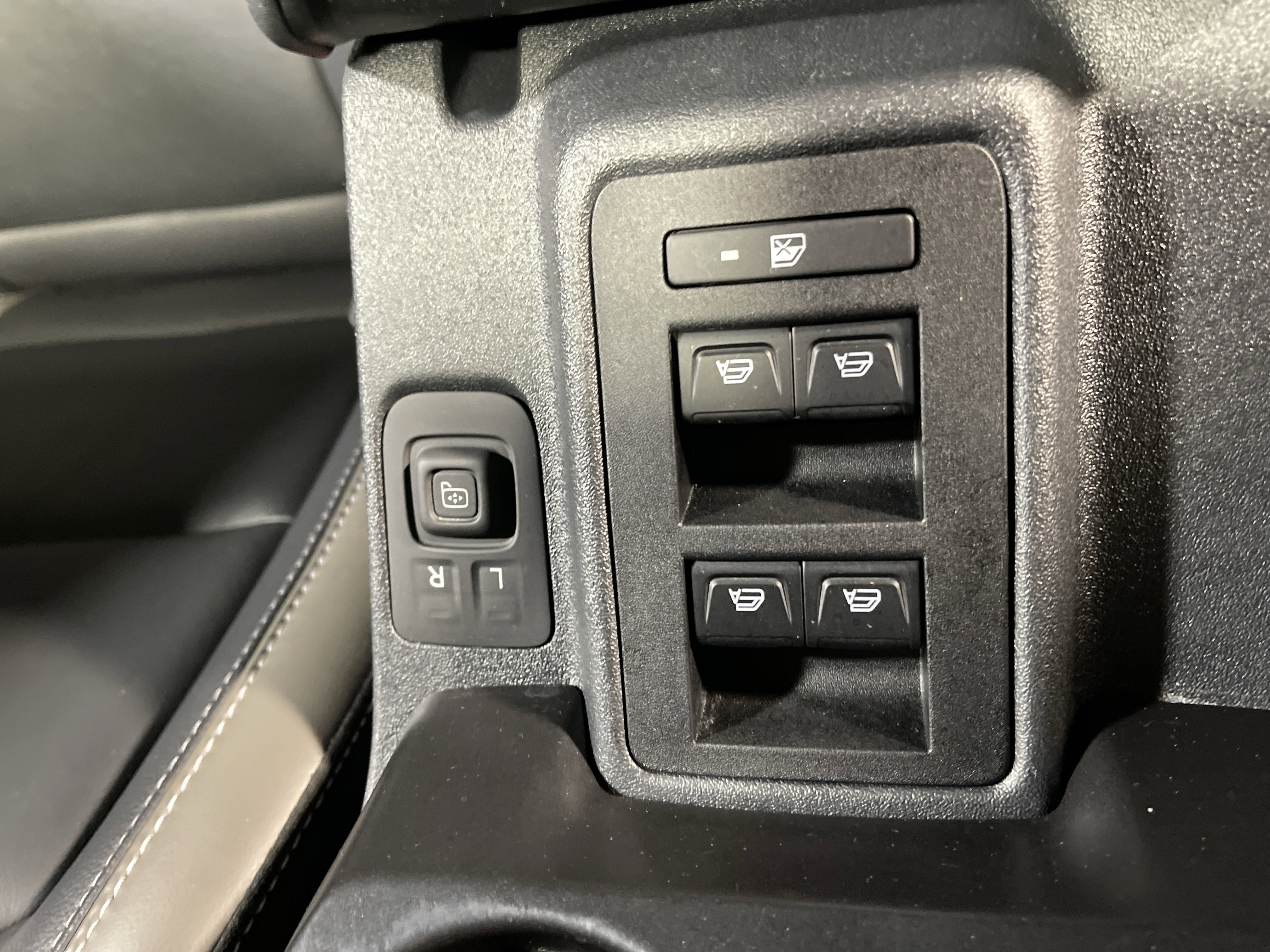 Used 2025 Ford Bronco Outer Banks image 8