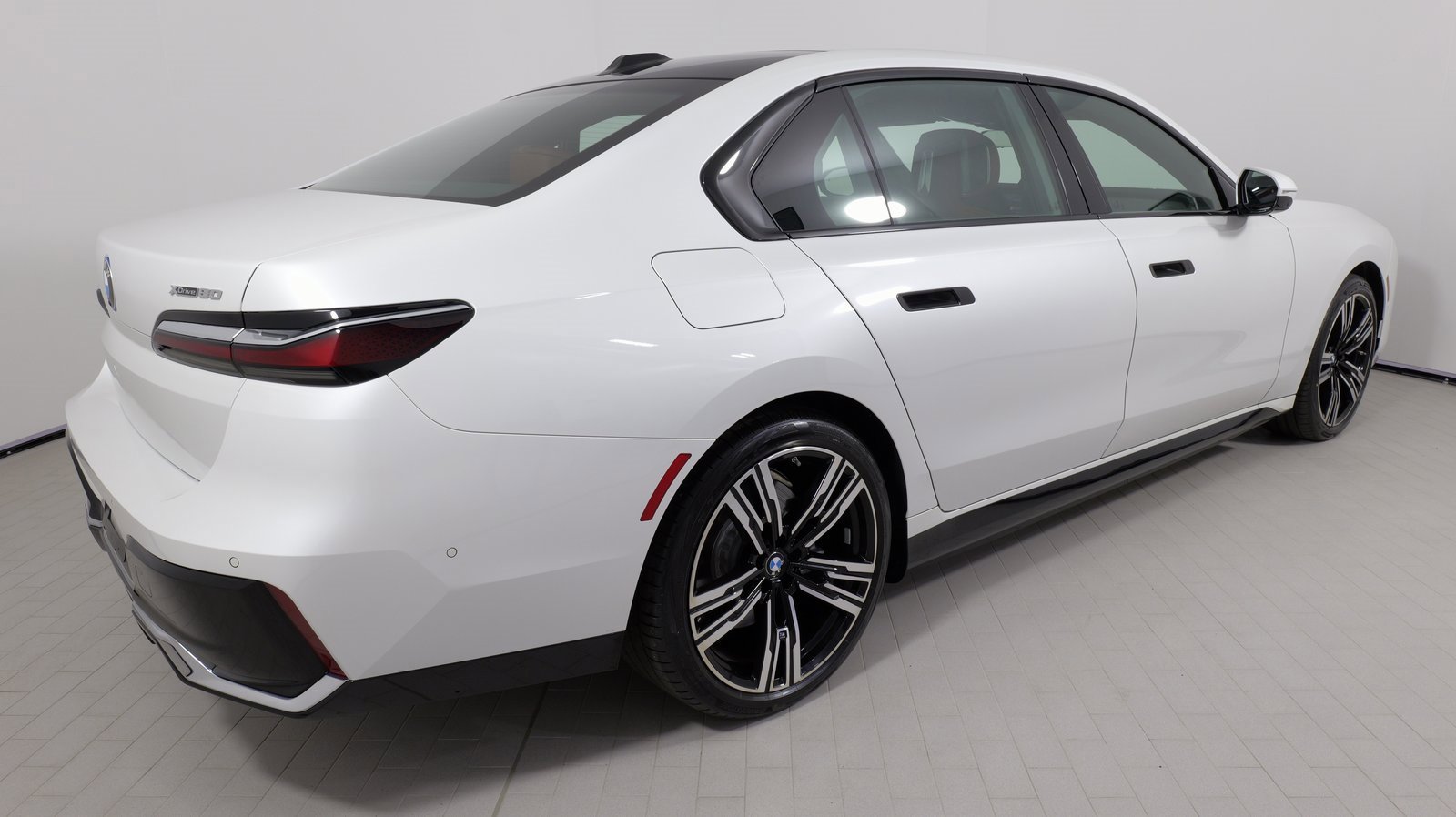 Used 2023 BMW i7 xDrive60 image 13