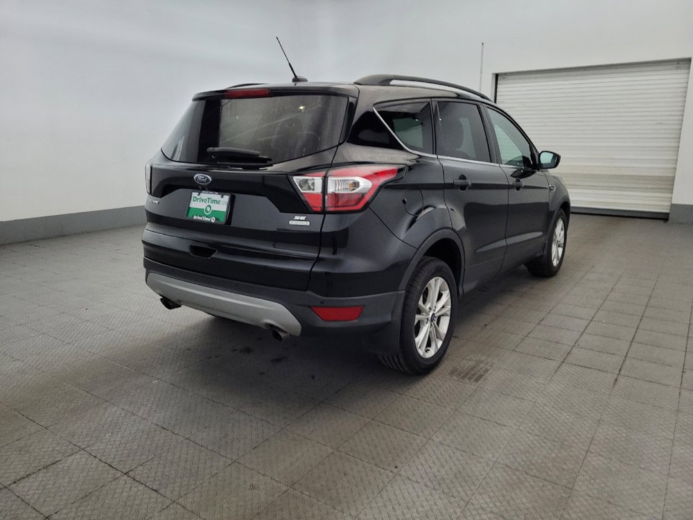 Used 2017 Ford Escape SE w/ Equipment Group 201A FWD image 9