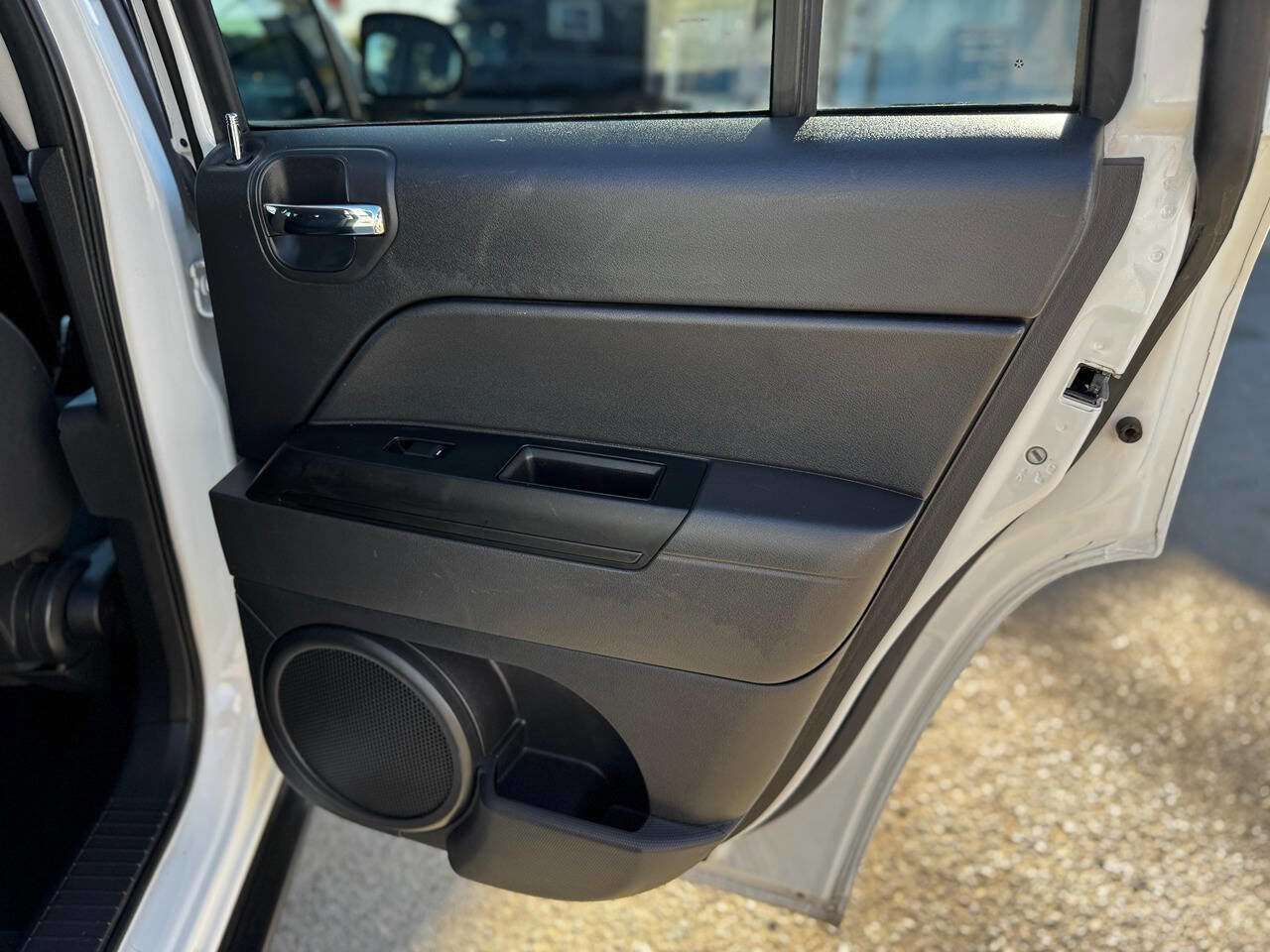 Used 2014 Jeep Compass Sport w/ Power Value Group image 22