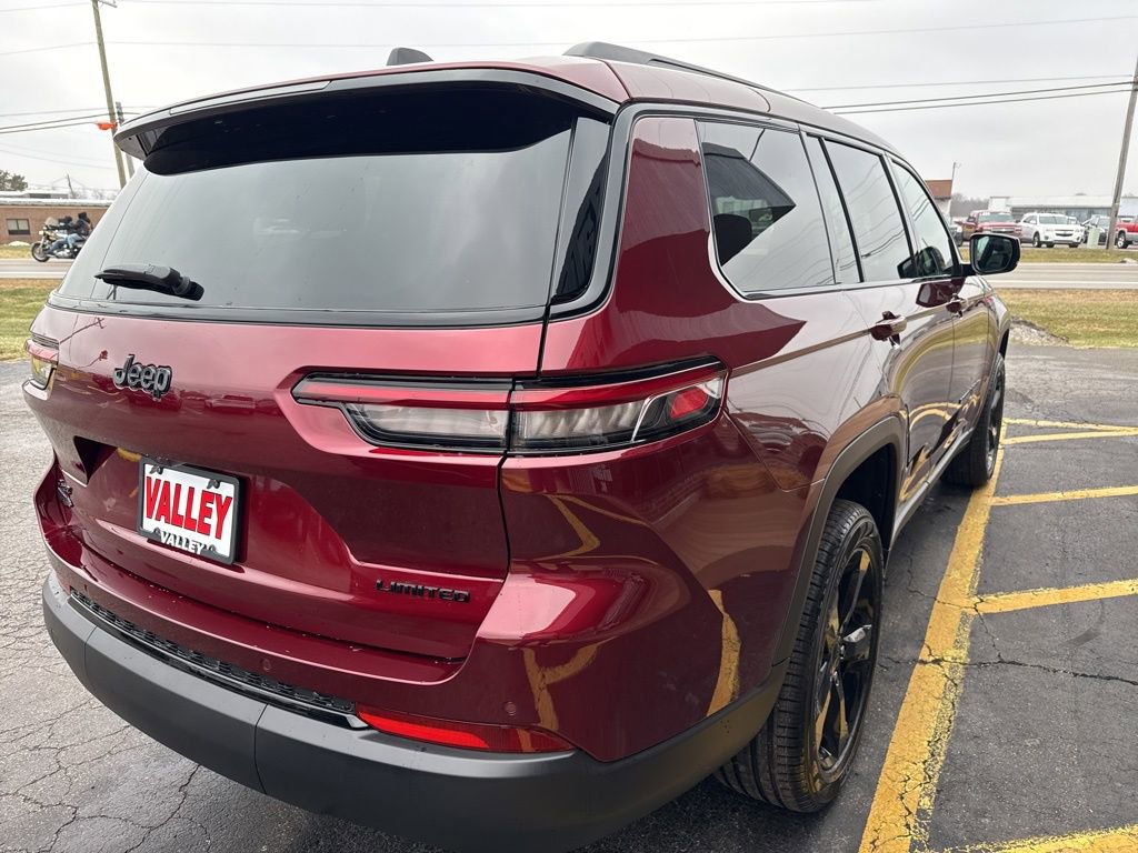 New 2025 Jeep Grand Cherokee L Limited w/ Black Appearance Package image 9