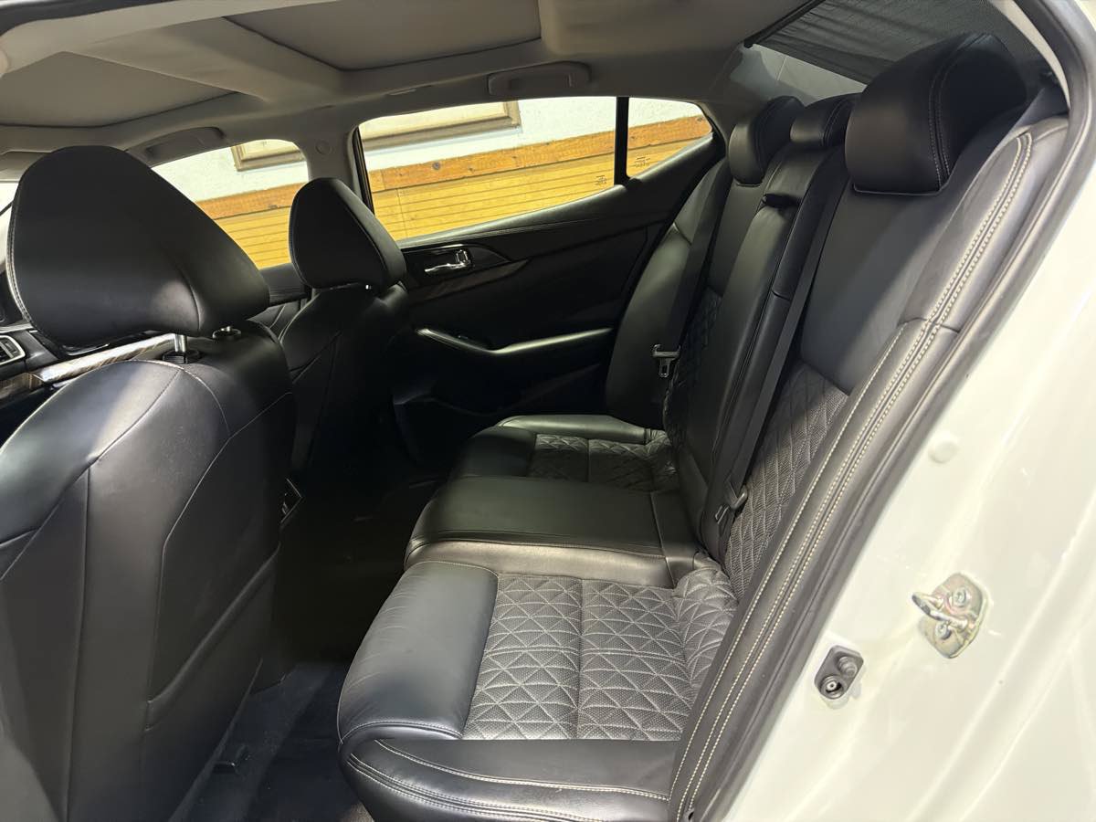 Used 2016 Nissan Maxima Platinum FWD image 23