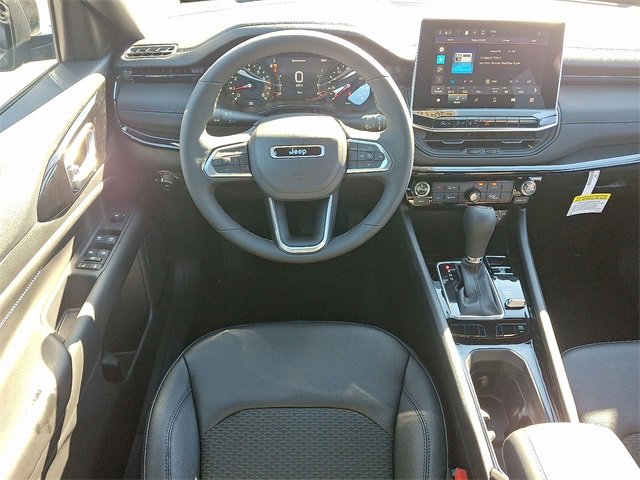 New 2026 Jeep Compass Latitude image 8