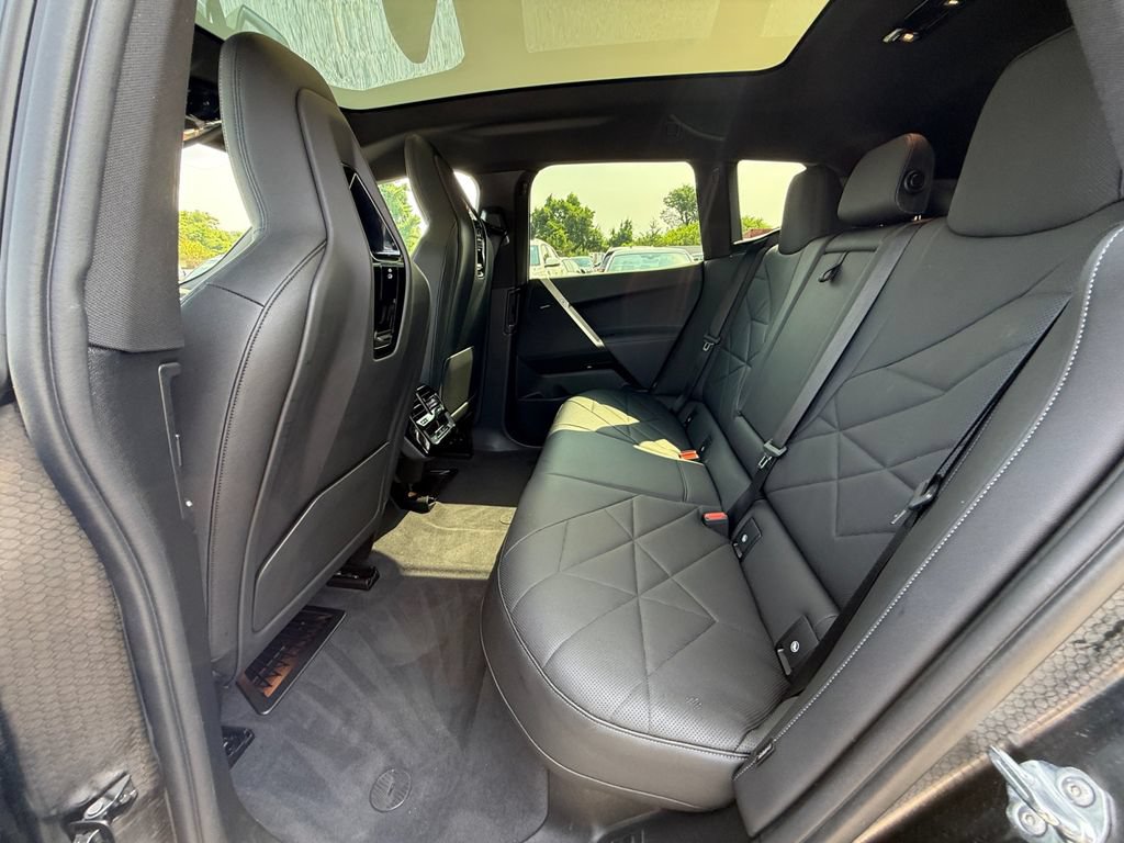 Used 2025 BMW iX xDrive50 AWD/4WD image 24