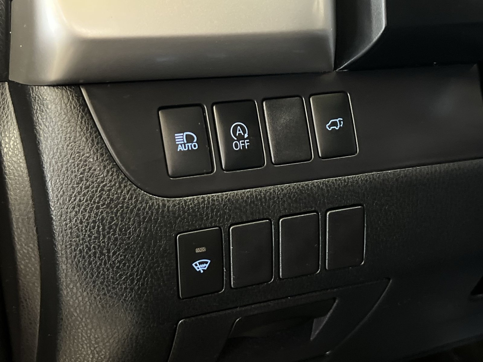 Used 2019 Toyota Highlander Plus AWD/4WD image 39