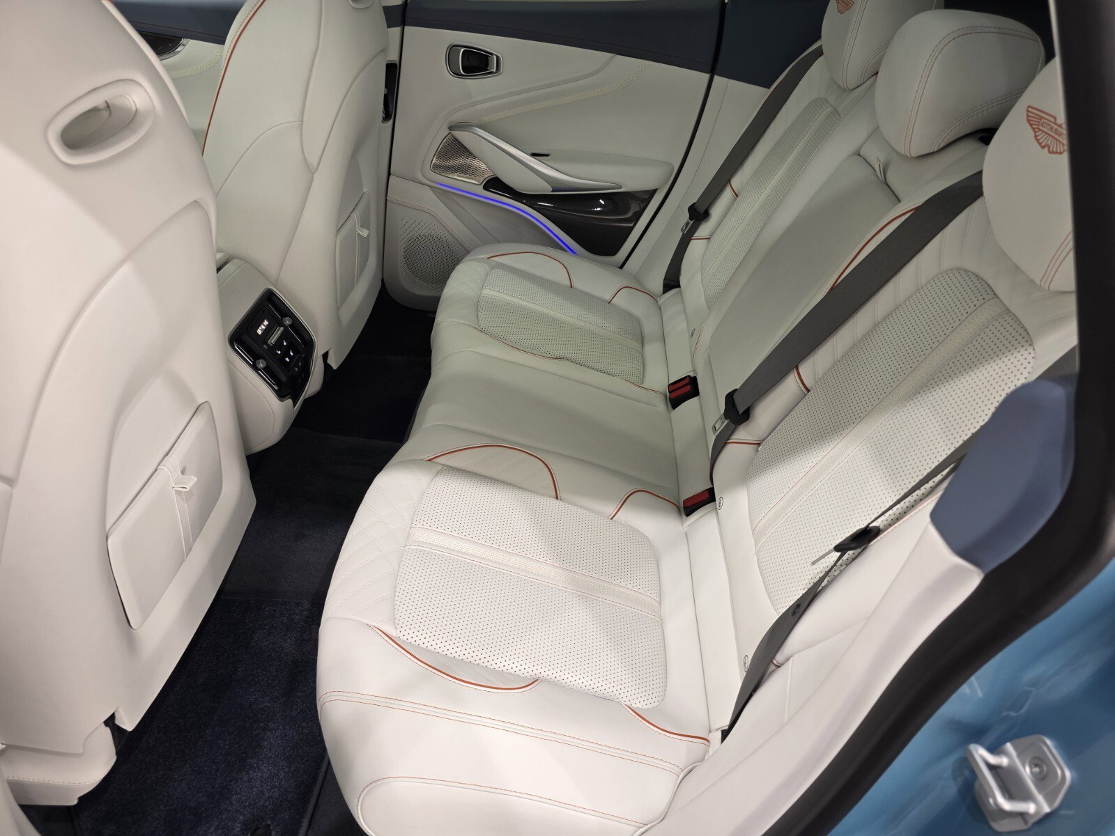 New 2026 Aston Martin DBX 707 image 19