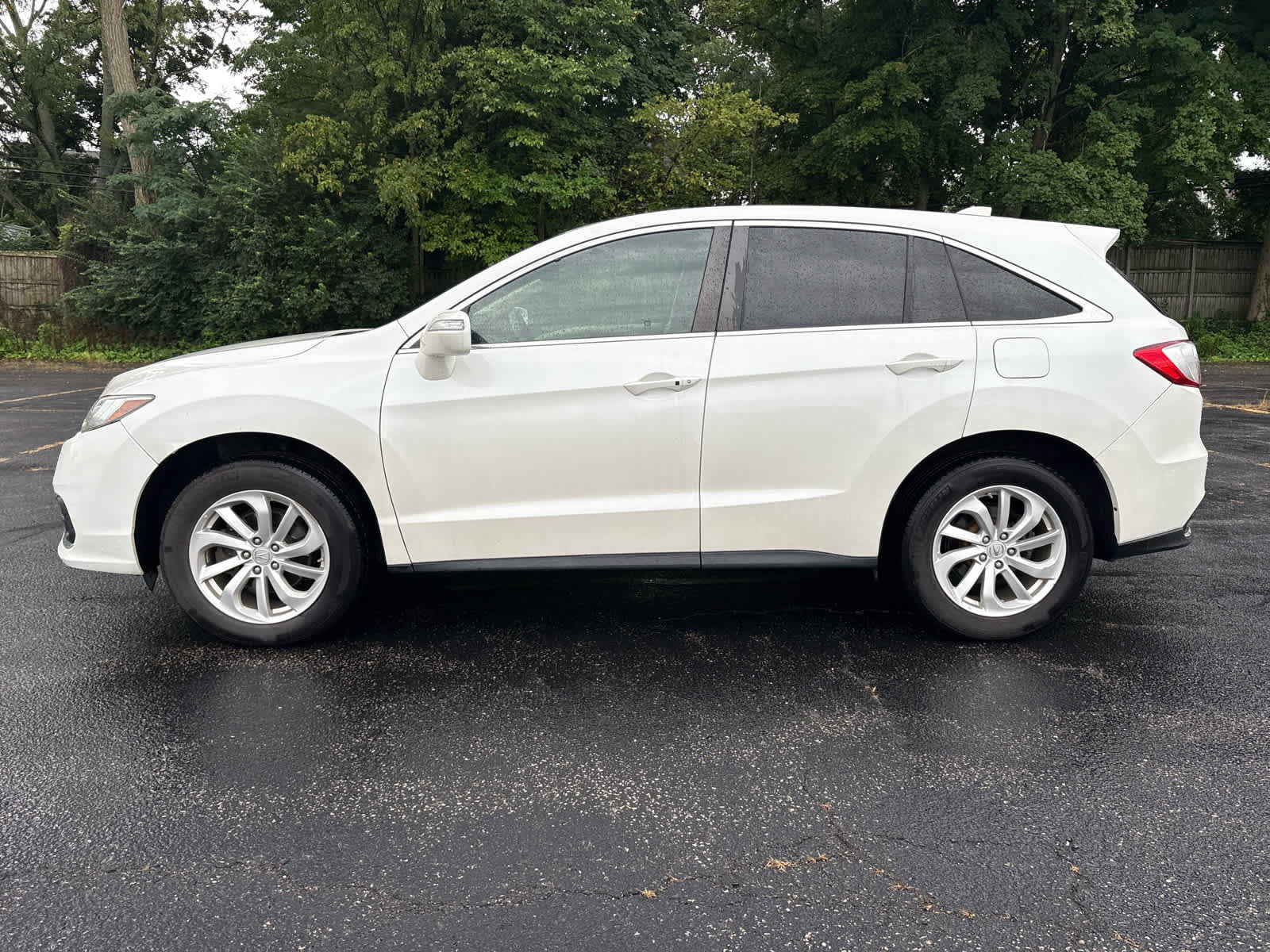 Used 2016 Acura RDX w/ Tech & AcuraWatch Plus Pack FWD image 3