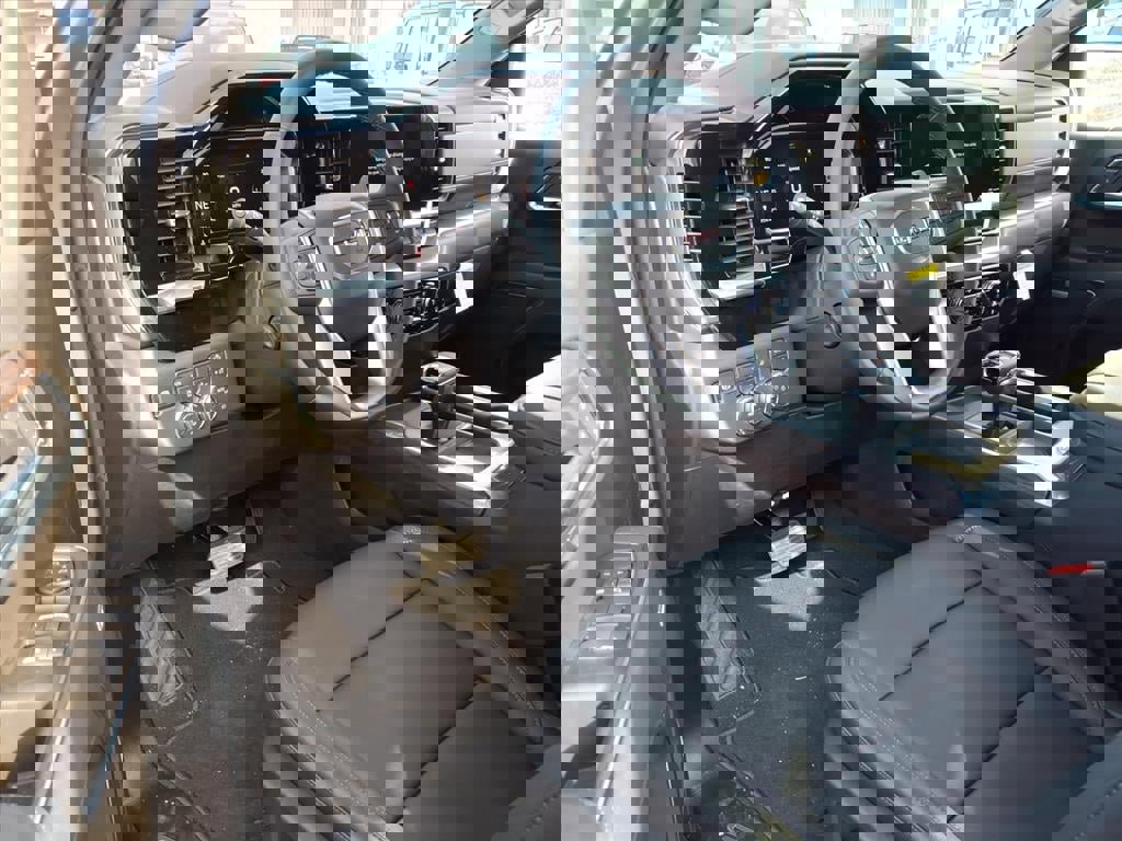 New 2026 GMC Sierra 1500 SLT w/ SLT Premium Package image 16