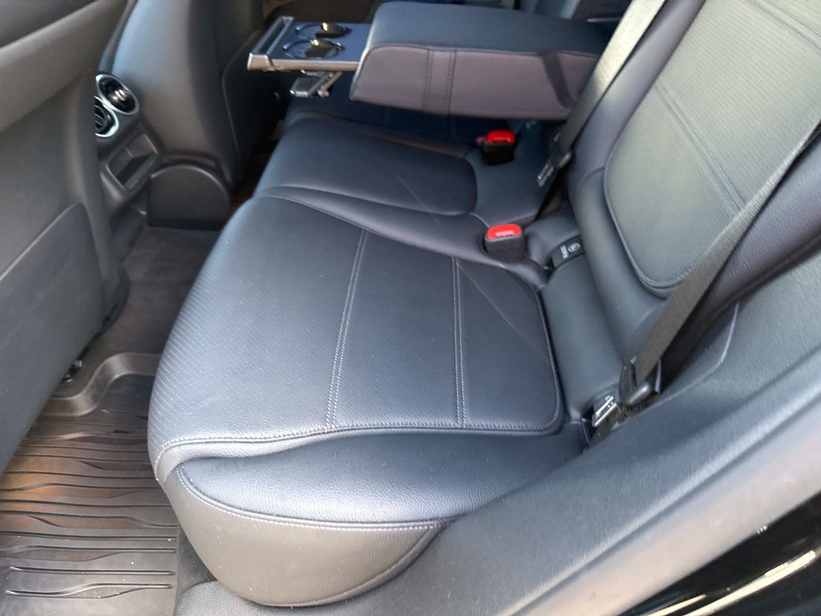 Certified 2025 Mercedes-Benz GLC 300 image 14