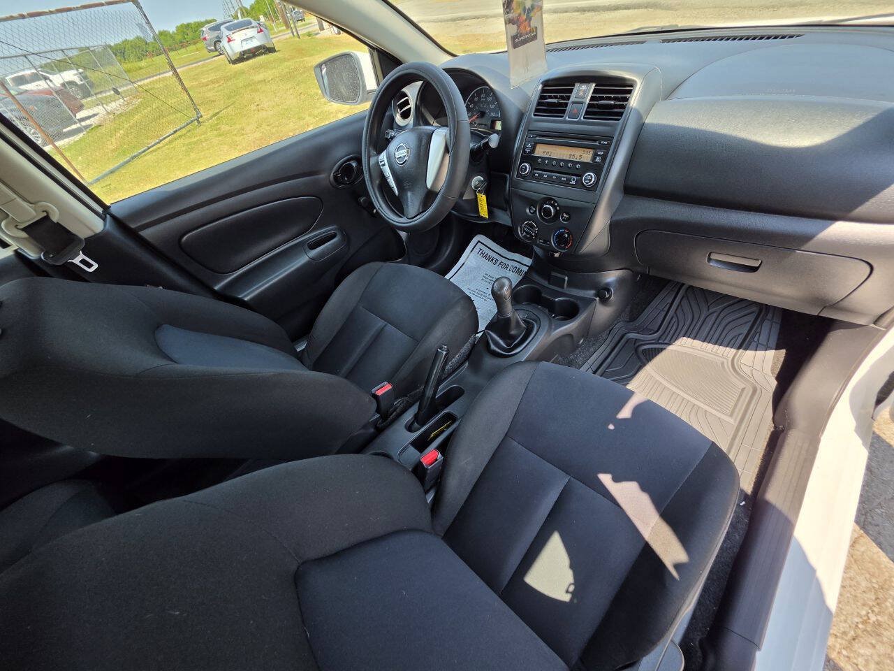 Used 2018 Nissan Versa S FWD image 4