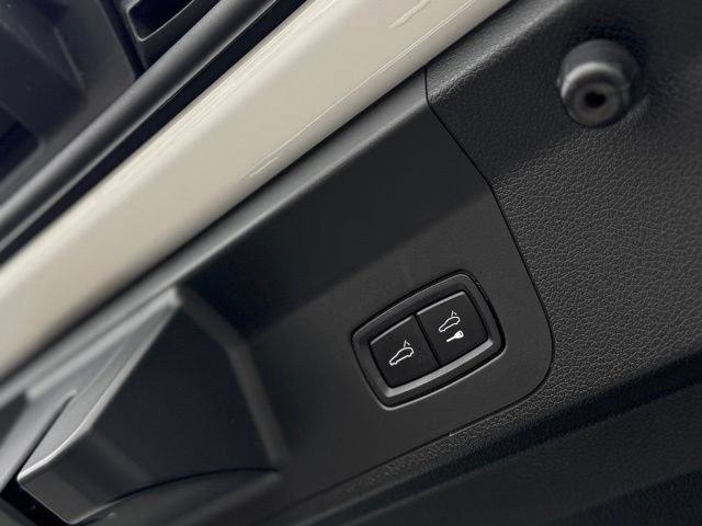 Used 2023 Porsche Panamera Platinum Edition RWD image 33