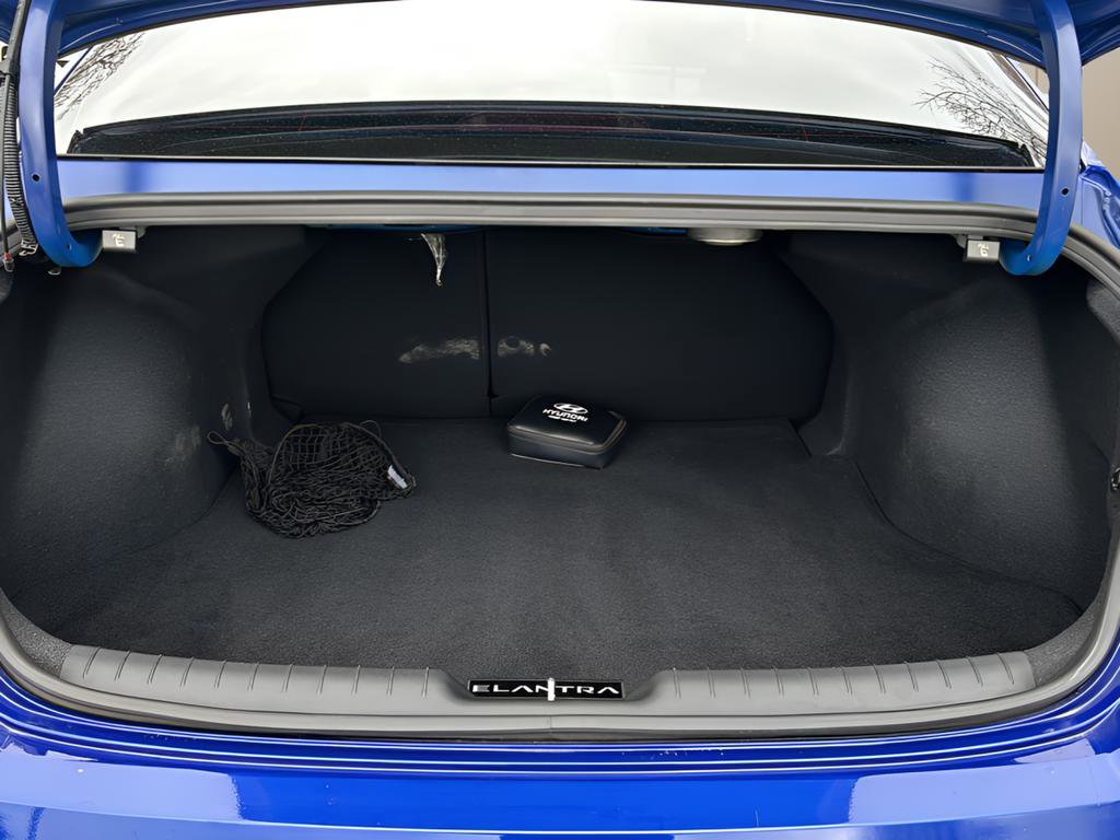 Certified 2025 Hyundai Elantra Limited image 14