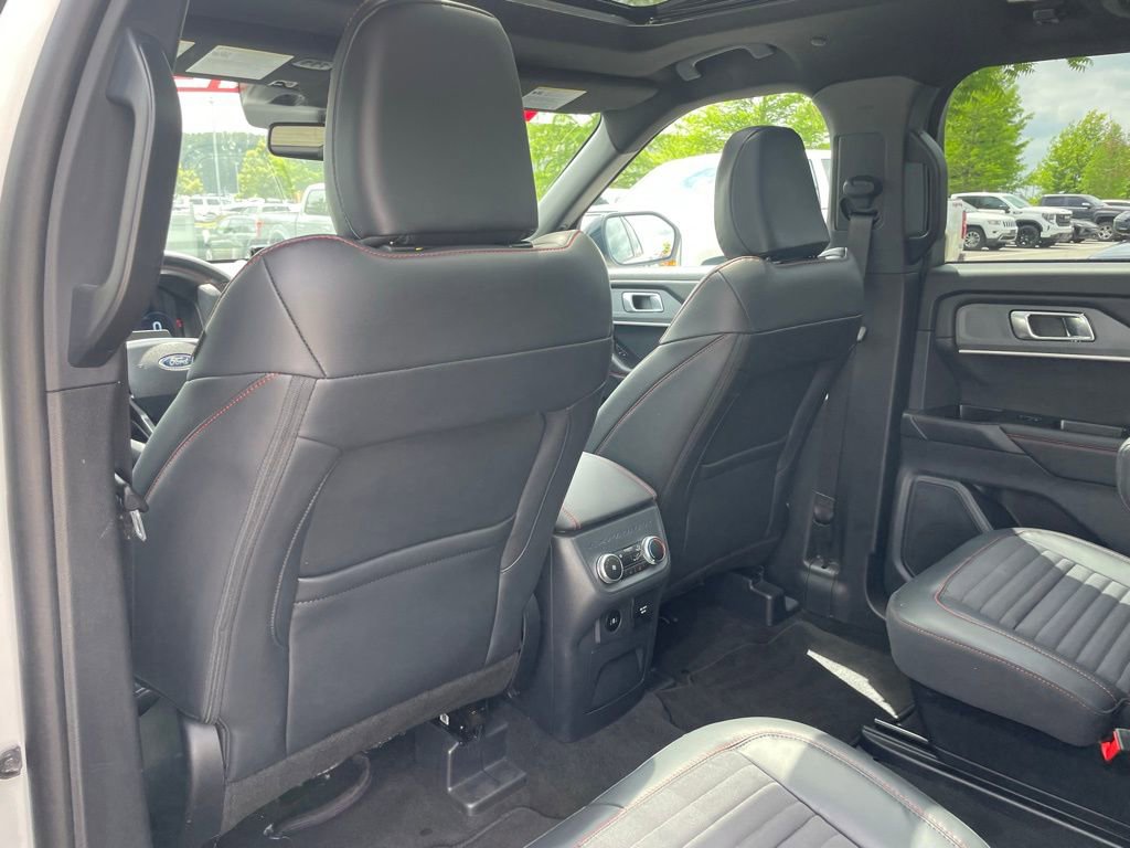 Used 2025 Ford Explorer ST-Line w/ Premium Package image 22