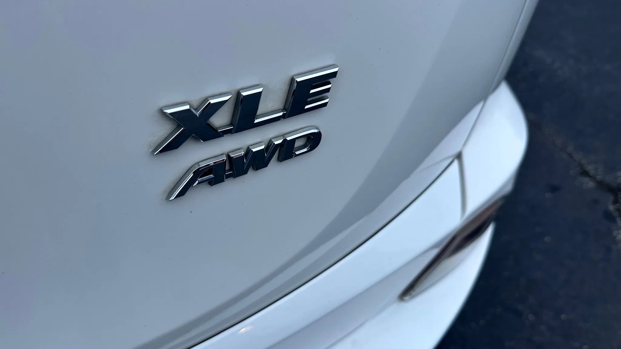 Used 2018 Toyota RAV4 XLE image 11