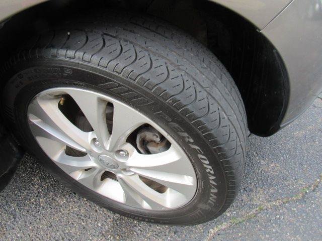 Used 2016 Kia Soul + FWD image 32