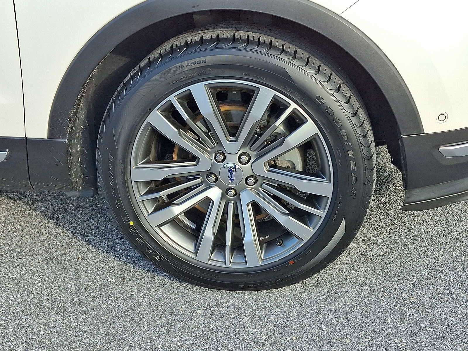 Certified 2018 Ford Explorer Platinum image 8