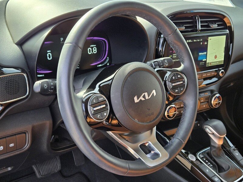 Certified 2025 Kia Soul EX FWD image 18