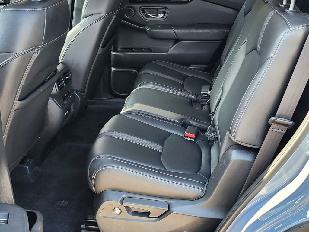 Used 2023 Honda Pilot Touring image 13