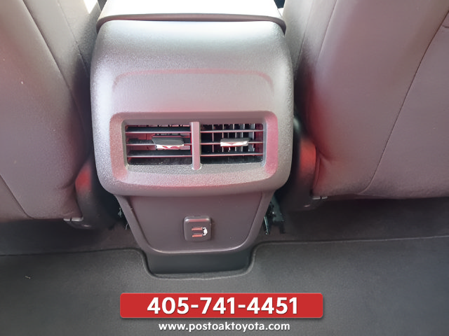 Used 2023 Chevrolet Equinox LT FWD image 24