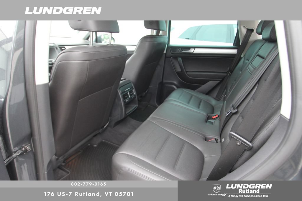 Used 2013 Volkswagen Touareg Sport AWD/4WD image 25