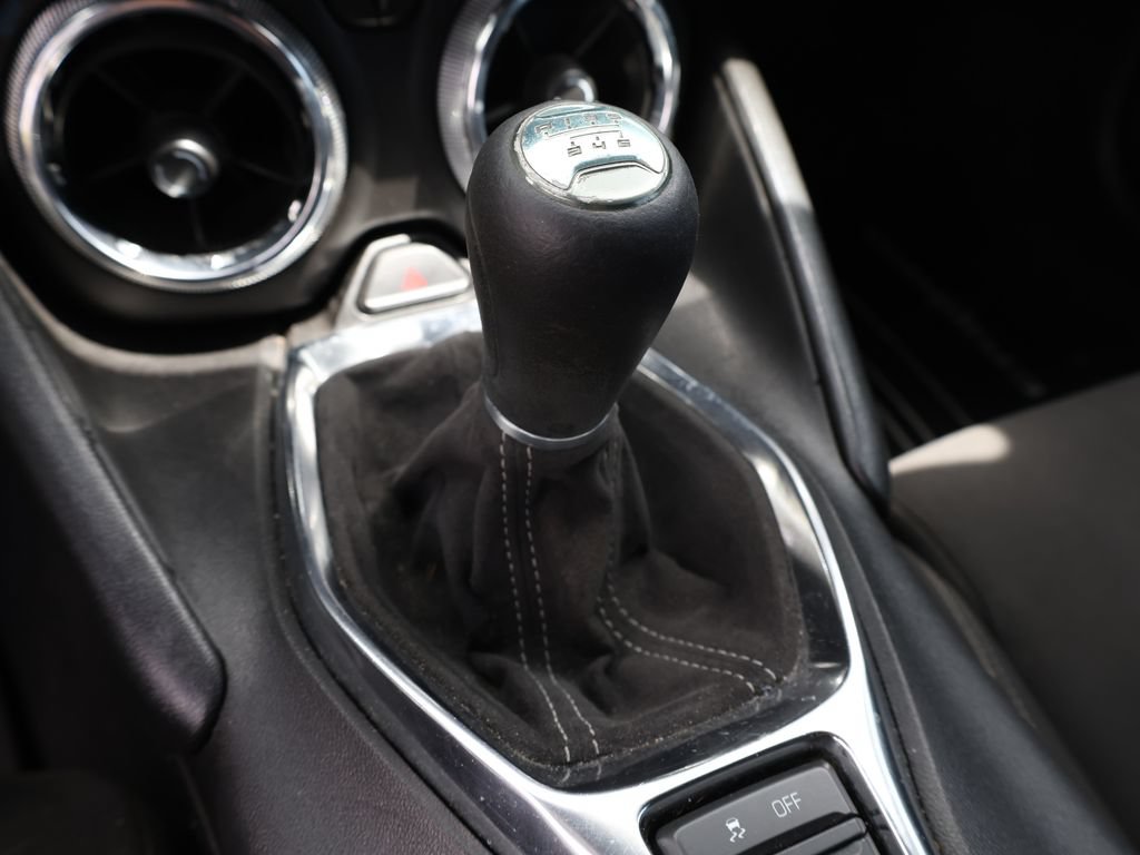 Used 2019 Chevrolet Camaro LT w/ Technology Package RWD image 21