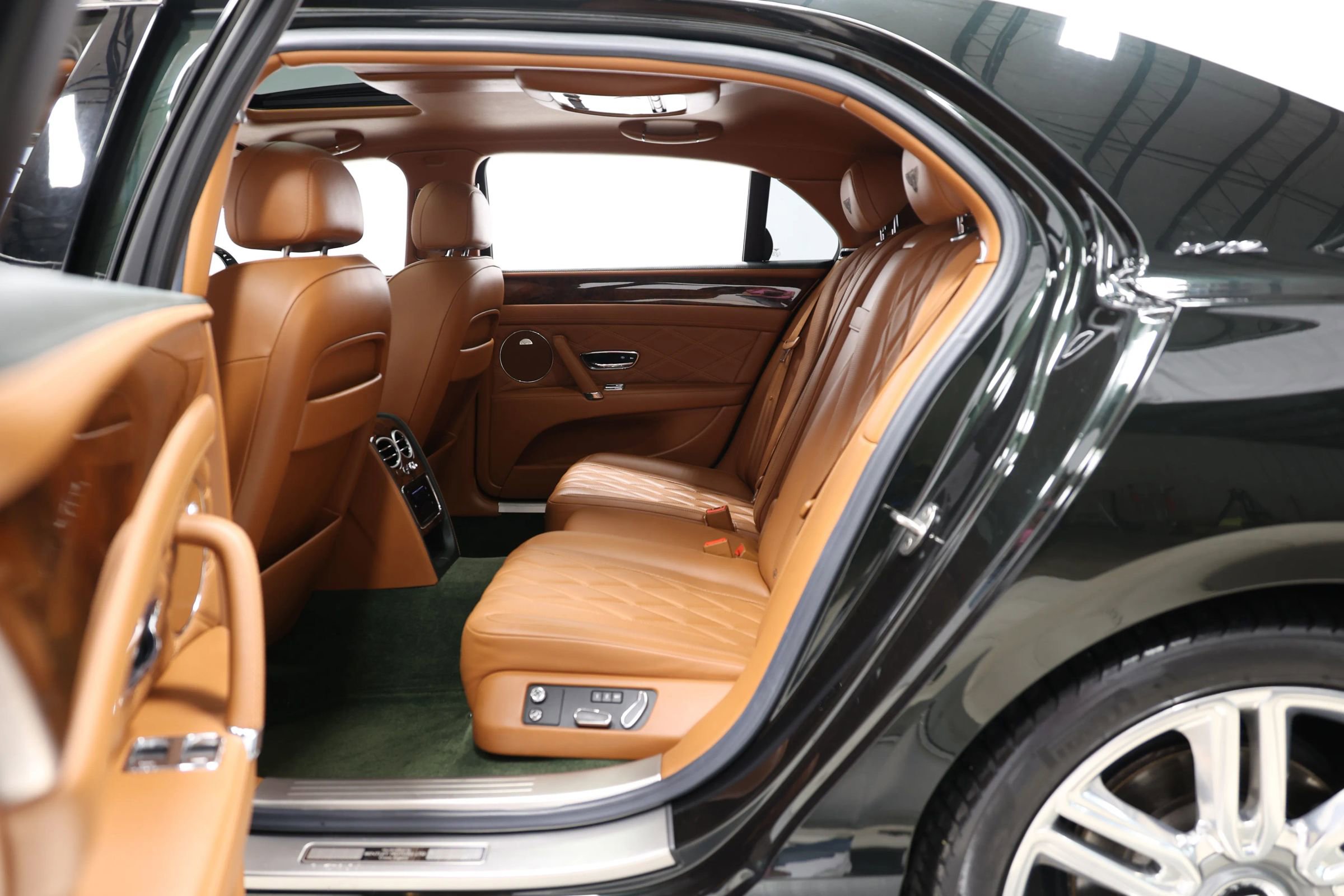 Used 2016 Bentley Flying Spur W12 AWD/4WD image 45