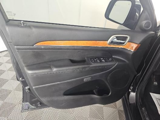 Used 2013 Jeep Grand Cherokee Overland w/ Advance Technology Group RWD image 7