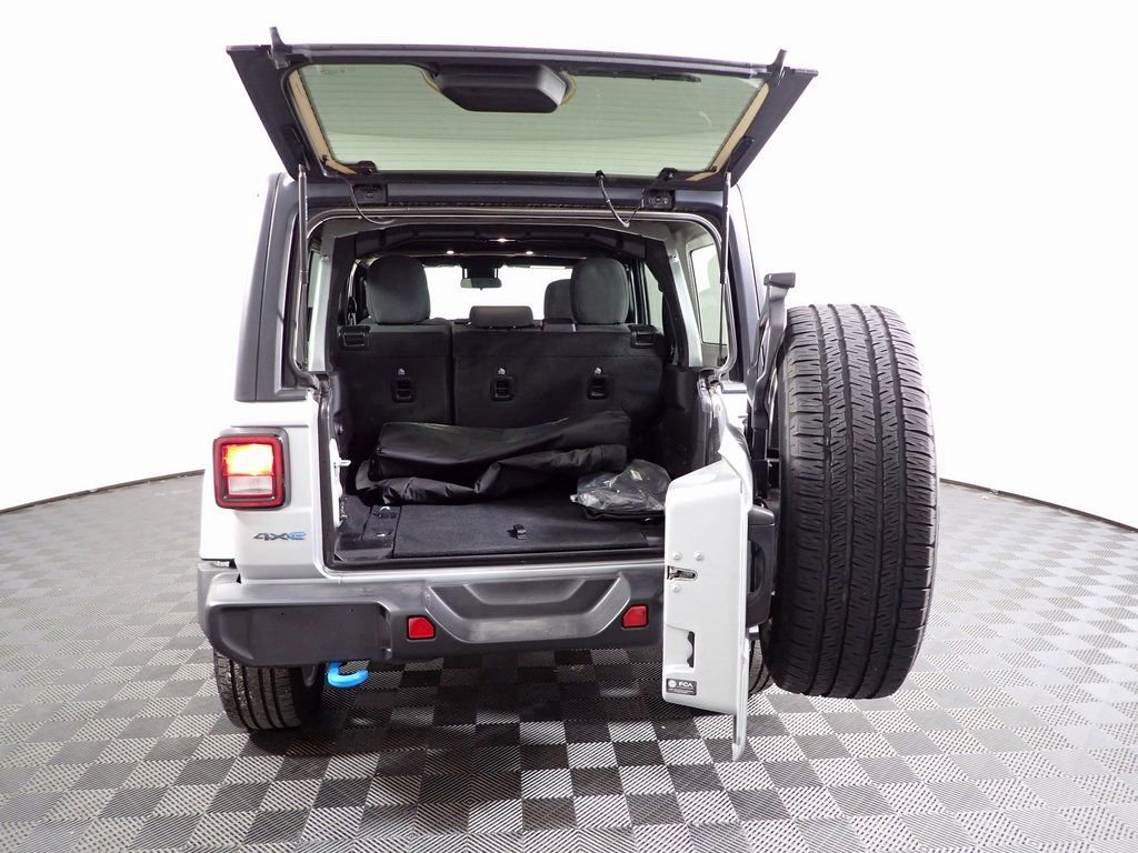 Used 2024 Jeep Wrangler Unlimited w/ Convenience Group image 13