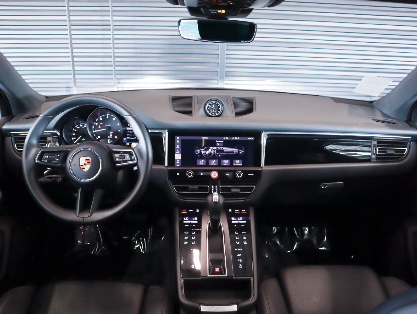 Certified 2026 Porsche Macan AWD/4WD image 14