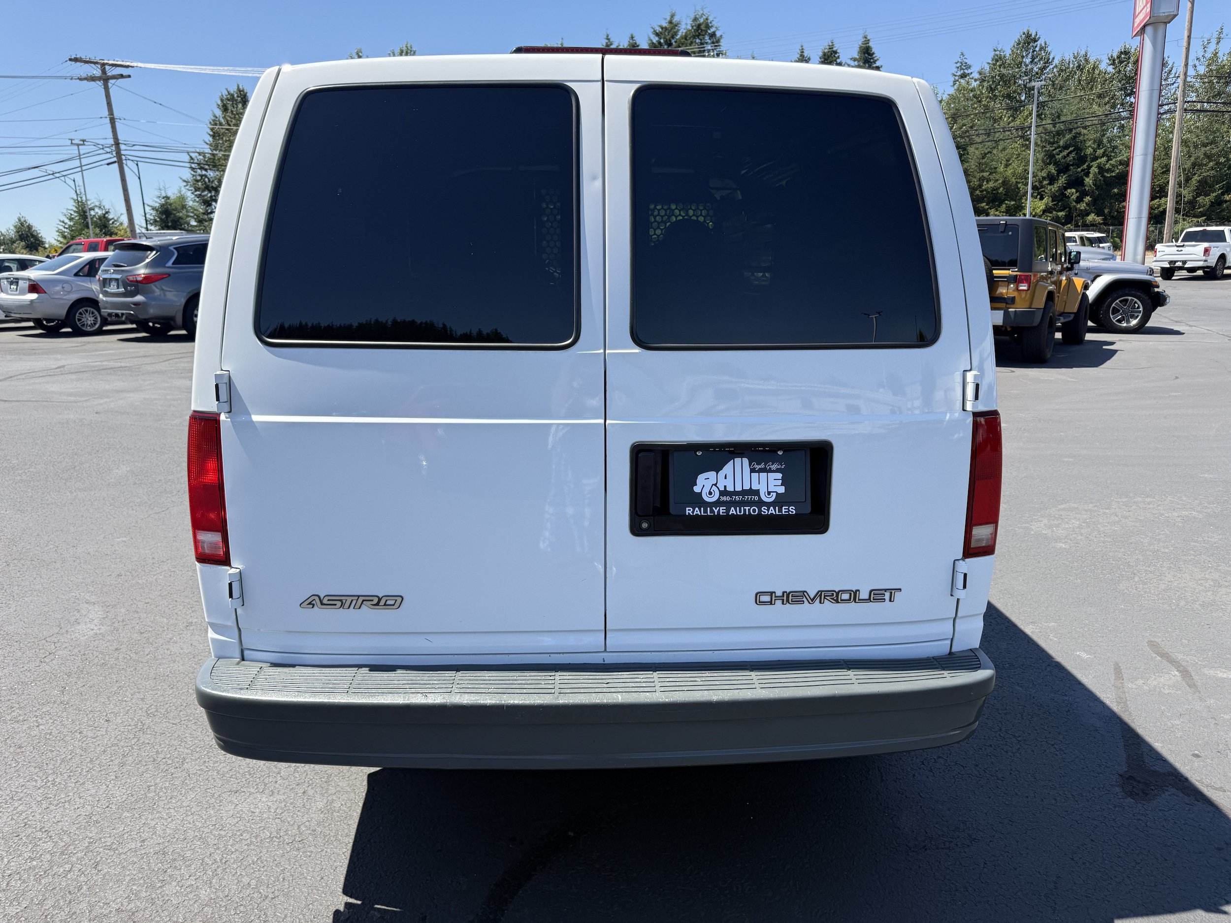 Used 2002 Chevrolet Astro RWD image 5