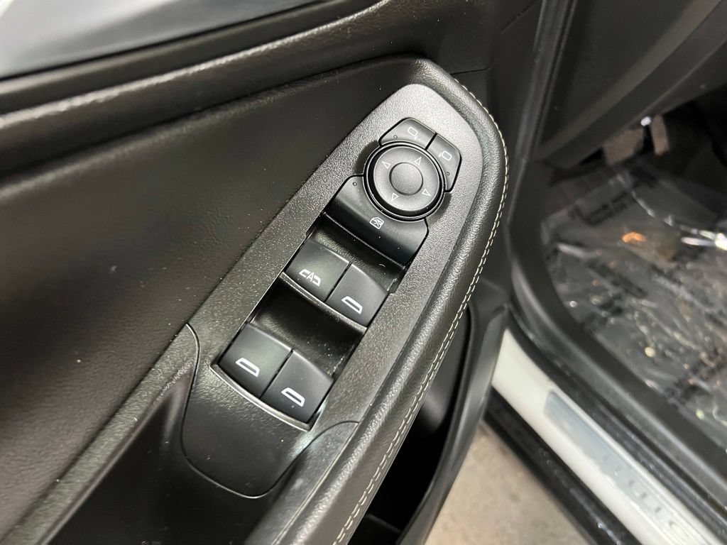 Used 2023 Buick Encore GX Preferred w/ Cold Weather Comfort Package AWD/4WD image 23