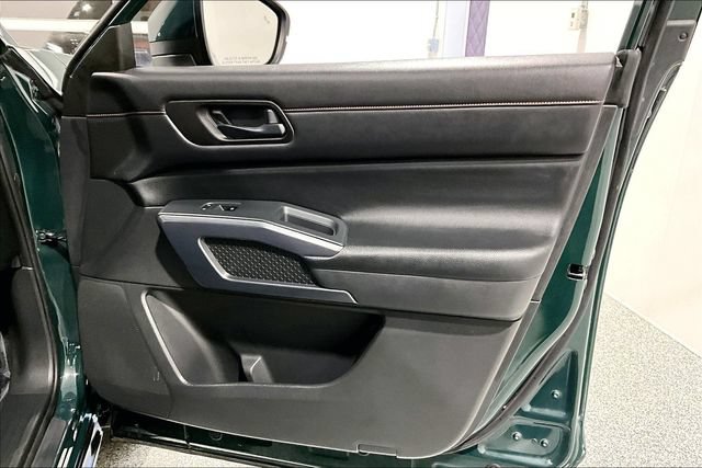 Used 2023 Nissan Pathfinder Rock Creek AWD/4WD image 35
