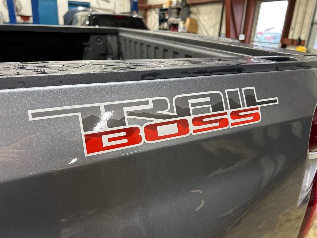 Used 2021 Chevrolet Silverado 1500 LT Trail Boss w/ Convenience Package II image 12