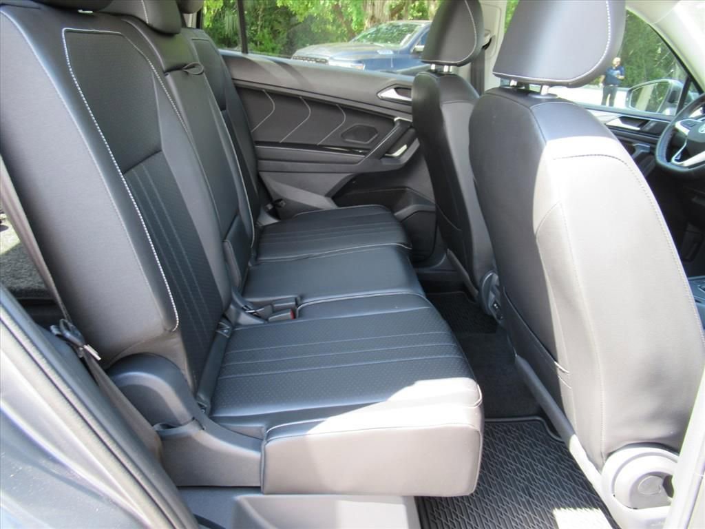 Used 2024 Volkswagen Tiguan SE FWD image 29