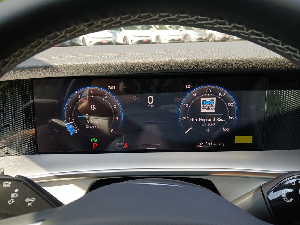 New 2025 Volkswagen Tiguan SE image 15