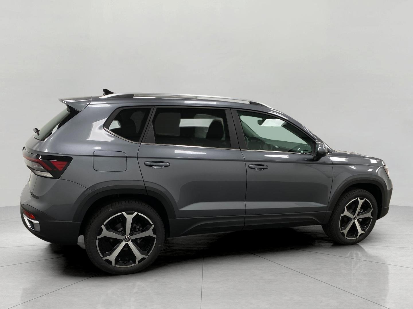 New 2026 Volkswagen Taos SEL AWD/4WD image 2