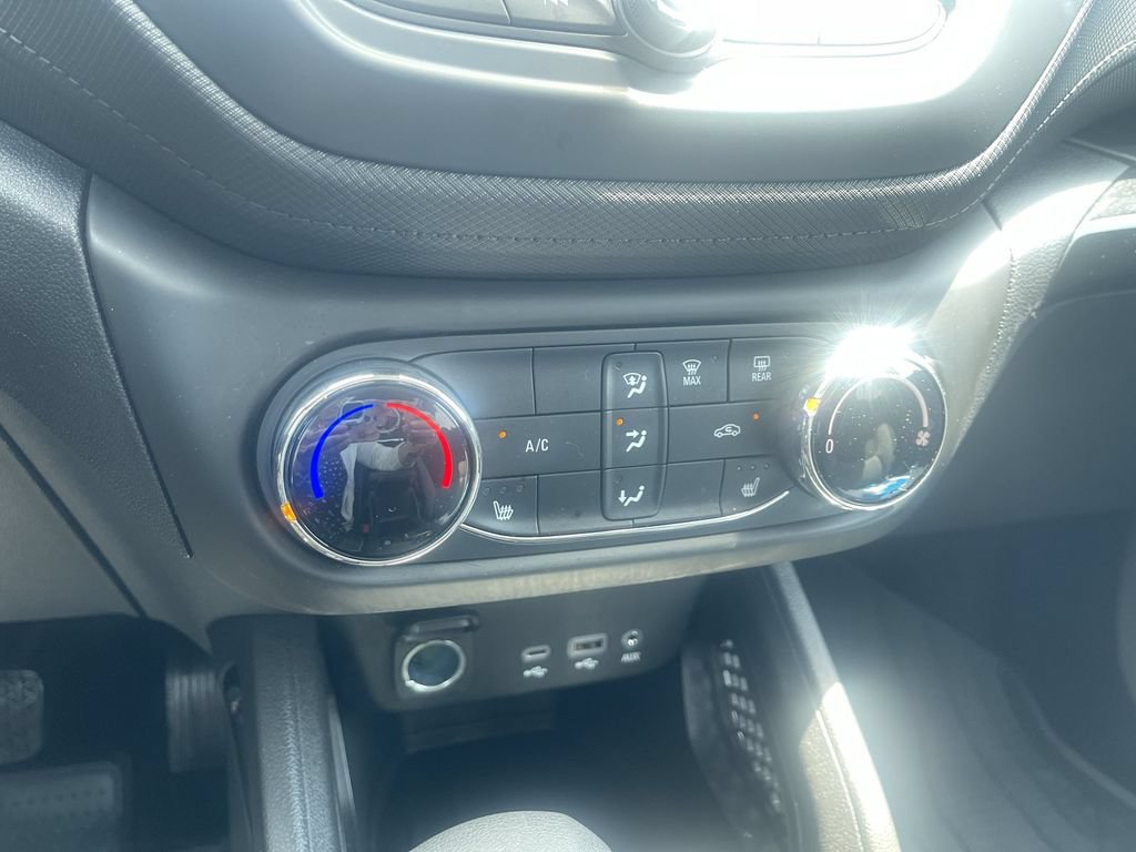 Used 2023 Chevrolet TrailBlazer LT FWD image 25