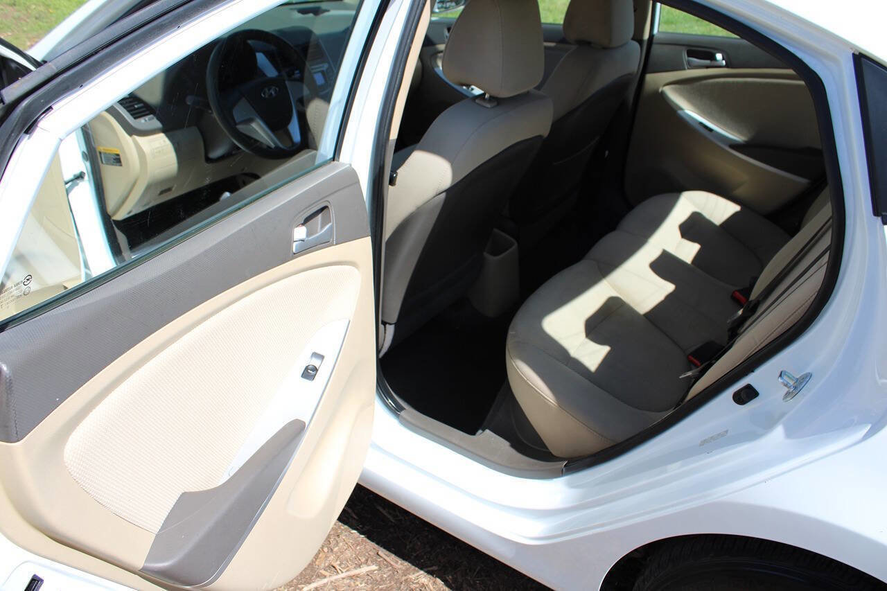 Used 2013 Hyundai Accent GLS image 25
