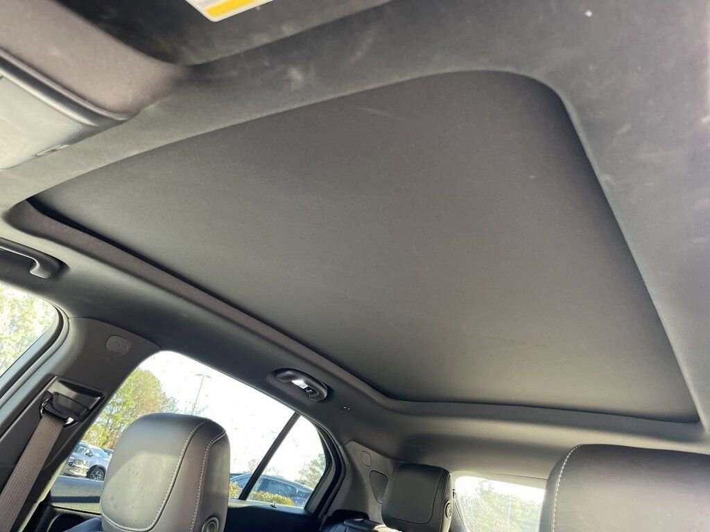 Used 2022 Cadillac XT4 Premium Luxury w/ Driver Assist Package image 16