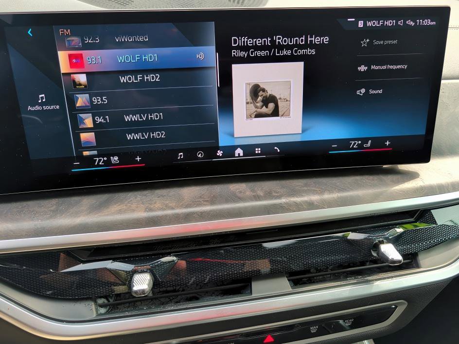 Used 2025 BMW X7 xDrive40i w/ Premium Package image 25