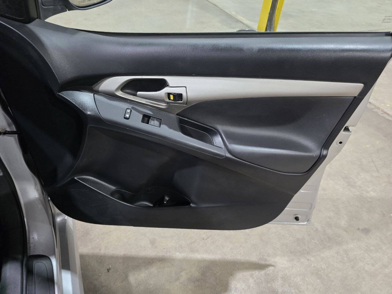 Used 2009 Pontiac Vibe GT FWD image 33
