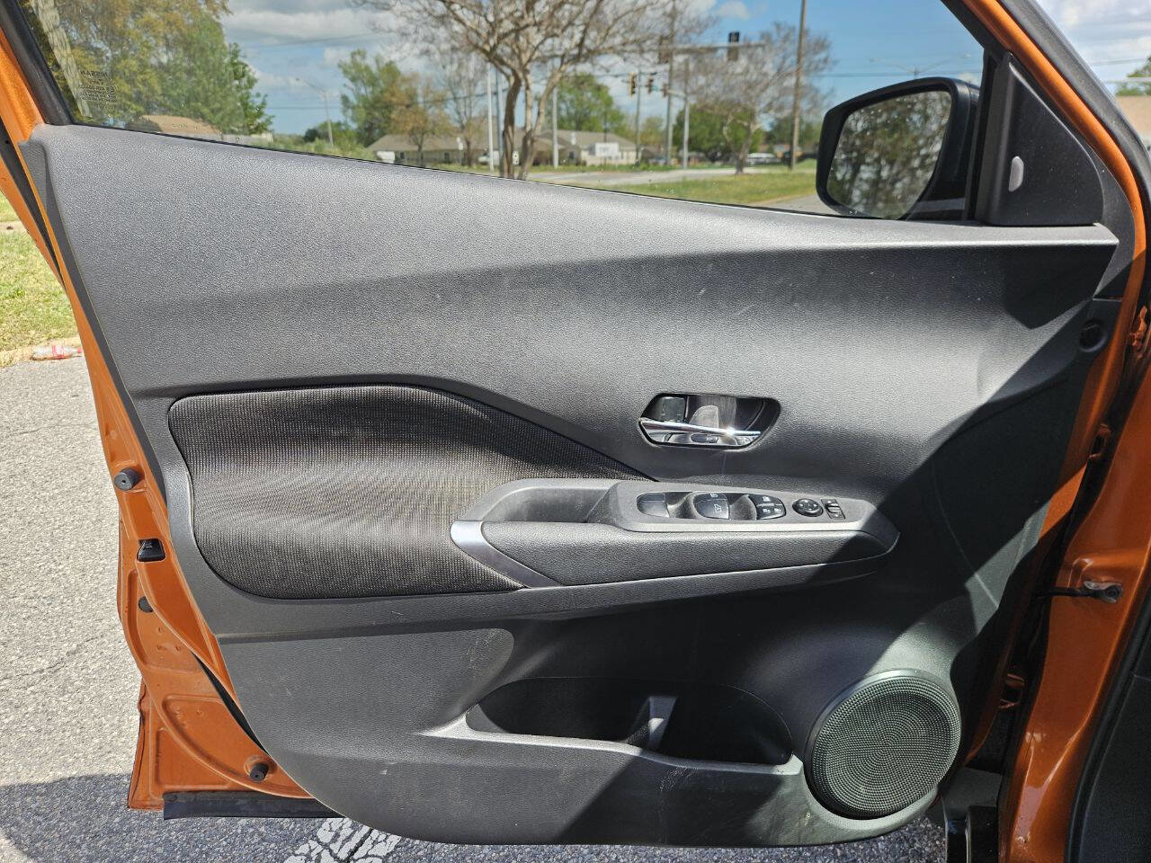 Used 2022 Nissan Kicks SV FWD image 12