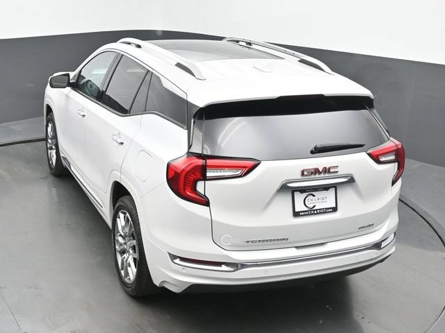 Used 2023 GMC Terrain Denali w/ LPO, Floor Liner Package AWD/4WD image 39