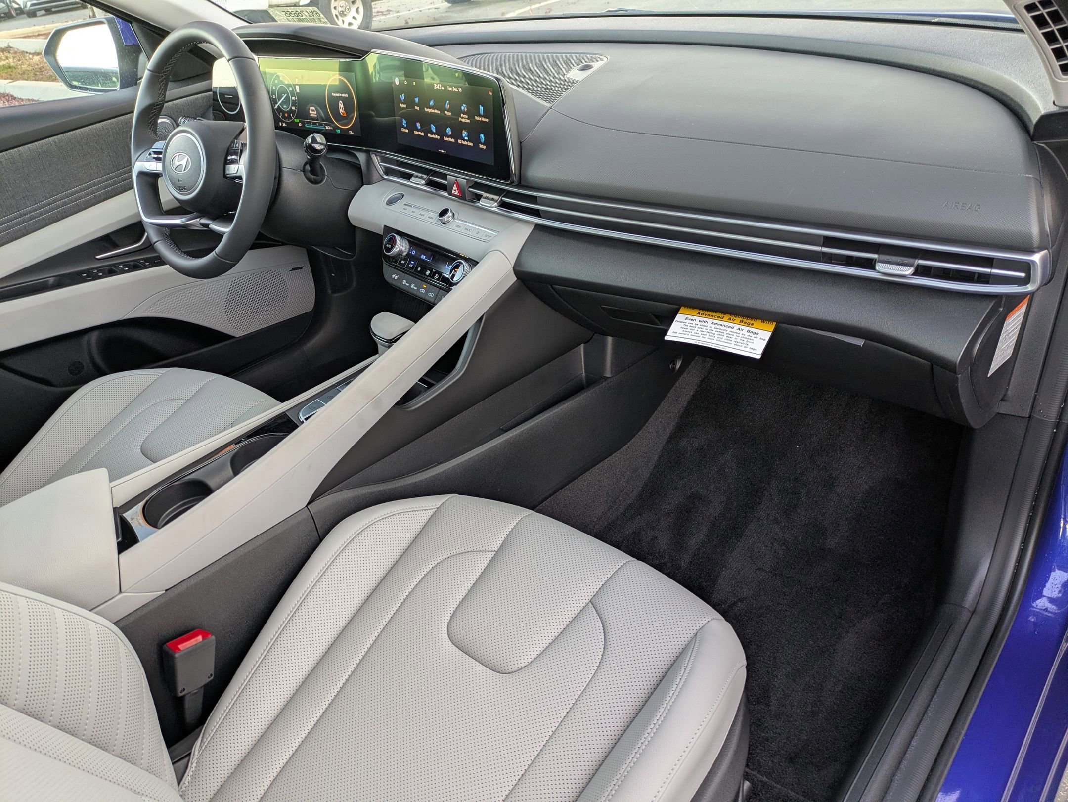 New 2025 Hyundai Elantra Limited image 8