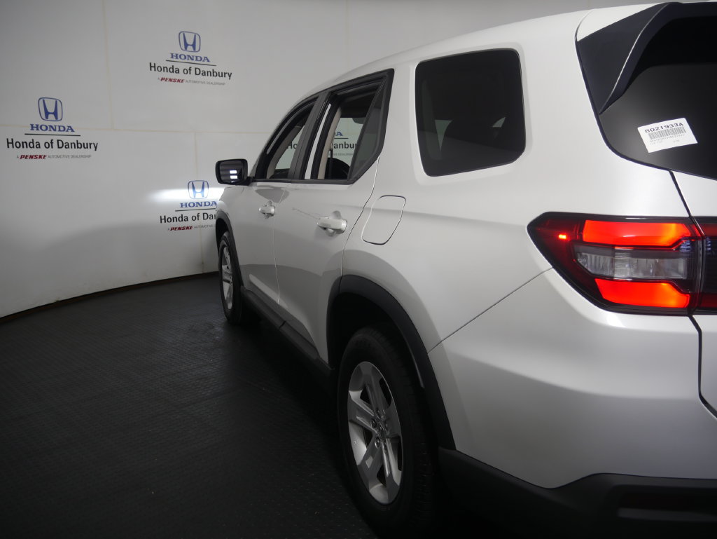 Used 2023 Honda Pilot LX image 18