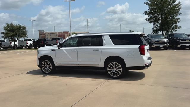 New 2026 GMC Yukon XL Denali w/ Denali Reserve Package AWD/4WD image 7