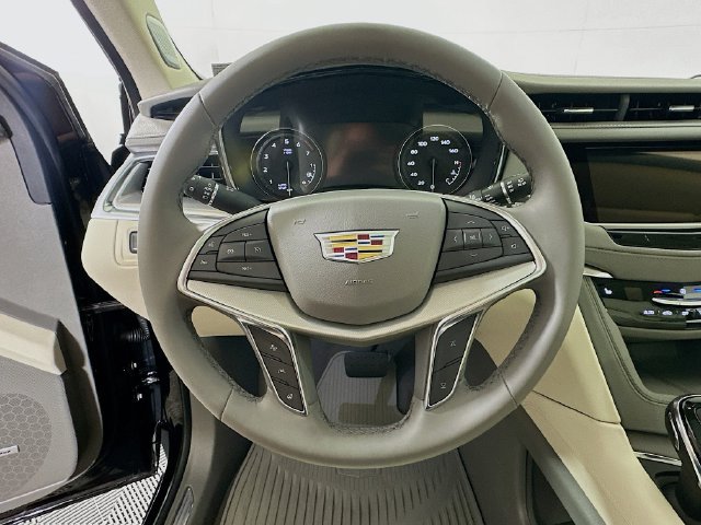 New 2025 Cadillac XT5 Premium Luxury w/ Technology Package AWD/4WD image 9