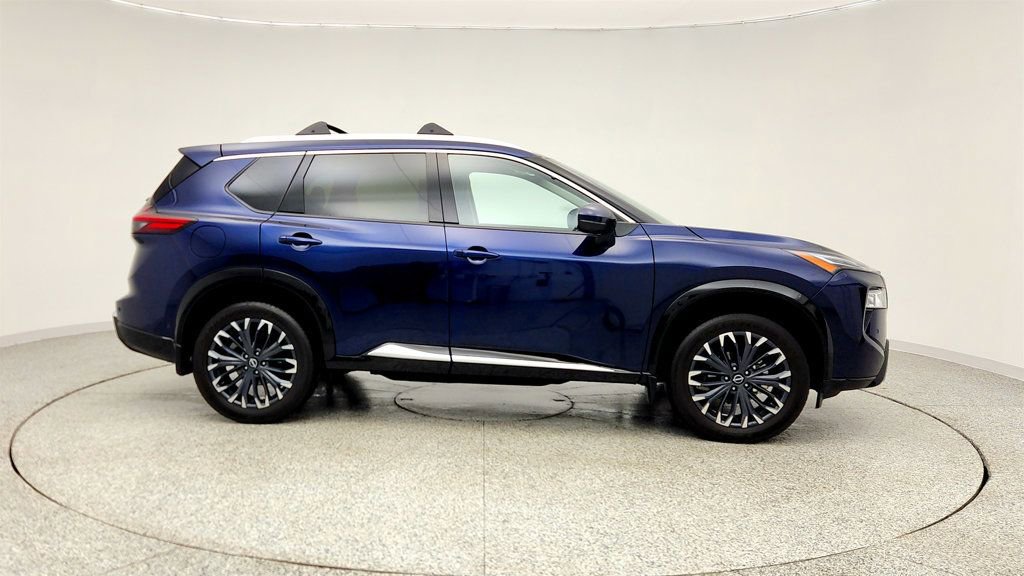 Used 2025 Nissan Rogue Platinum w/ Platinum Premium Package image 4